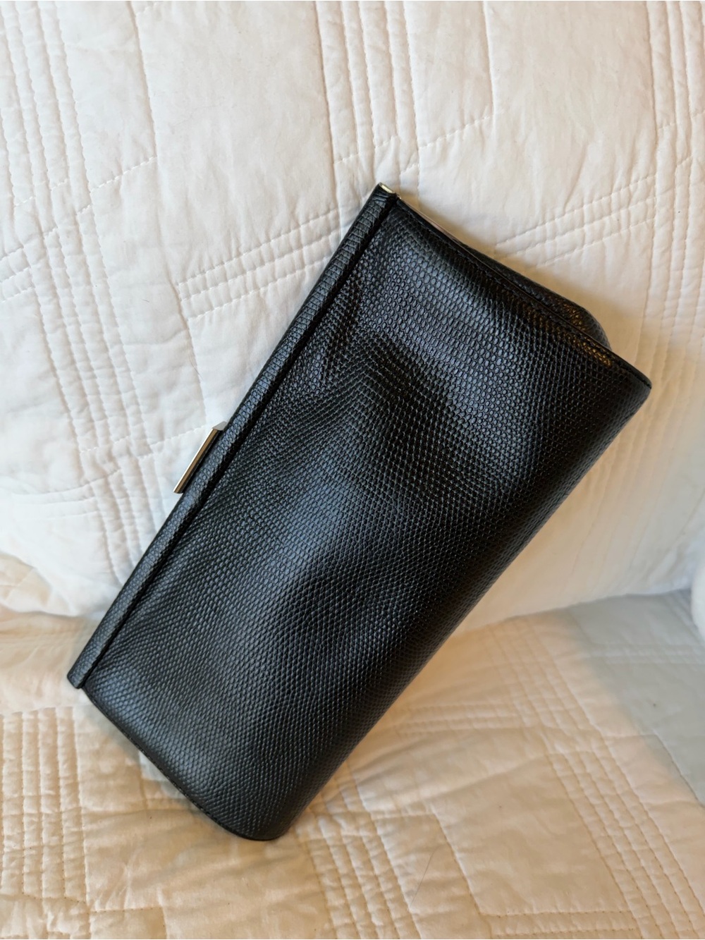 Banana Republic Tex Leather Click Lock Clutch 9x4.5 EUC
